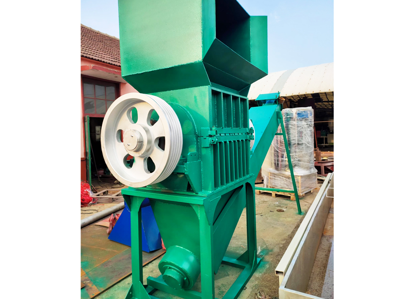 800型带螺旋洗料提料式破碎机